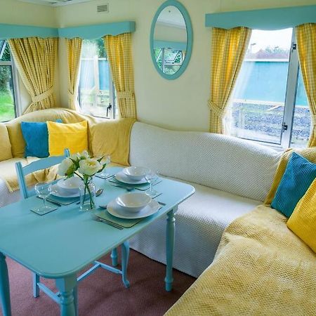 Wind In The Willows: Sleeps 4, Kitchen, Bathroom, Lounge, Wifi Napton on The Hill Extérieur photo