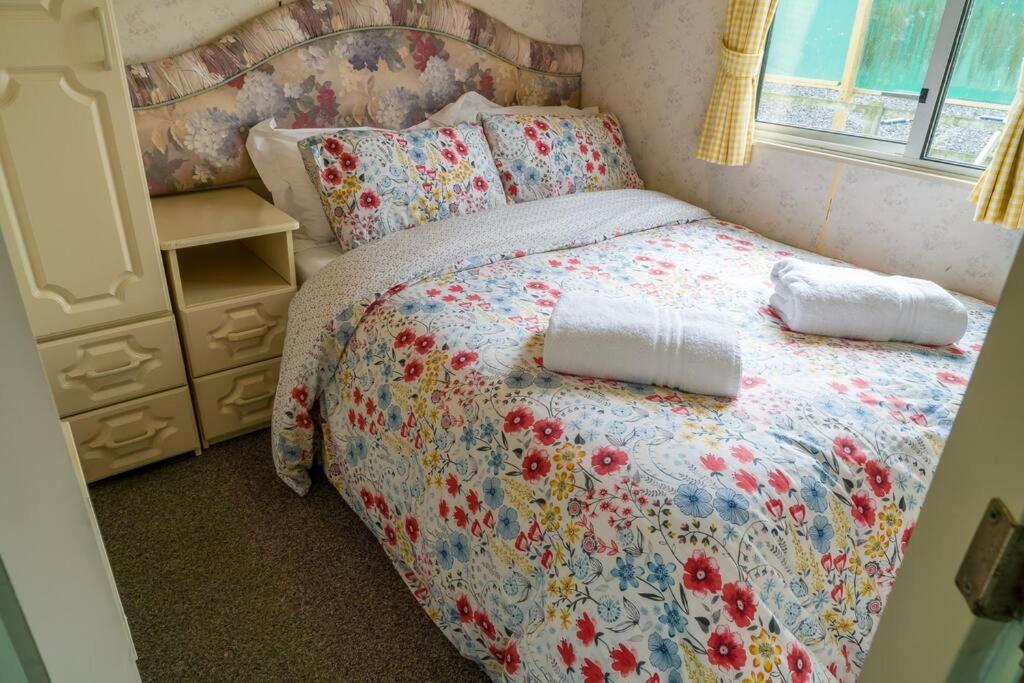 Wind In The Willows: Sleeps 4, Kitchen, Bathroom, Lounge, Wifi Napton on The Hill Extérieur photo