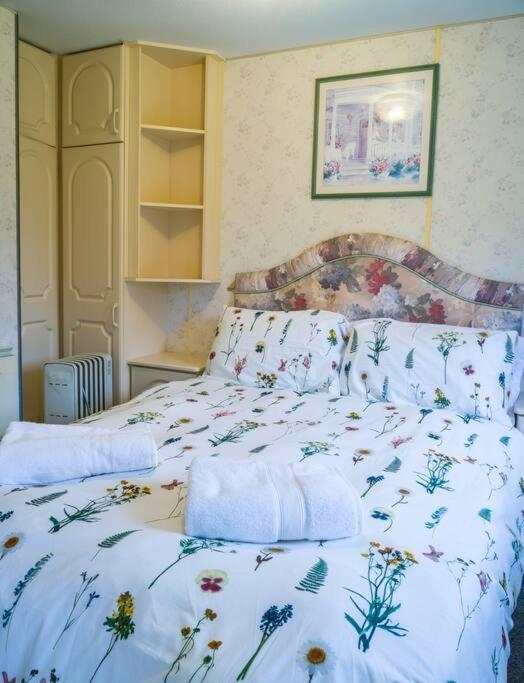 Wind In The Willows: Sleeps 4, Kitchen, Bathroom, Lounge, Wifi Napton on The Hill Extérieur photo