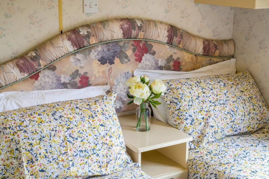 Wind In The Willows: Sleeps 4, Kitchen, Bathroom, Lounge, Wifi Napton on The Hill Extérieur photo